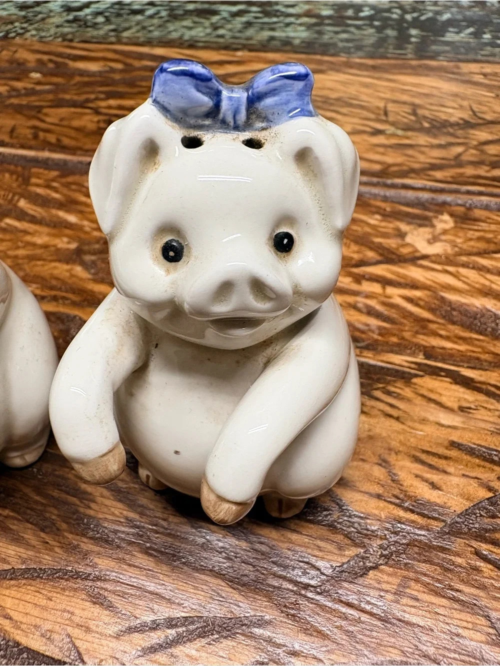 70’s Fitz and Floyd Cream Ceramic Pig Salt & Pepper Shakers Blue Bow 3.25”X2.25